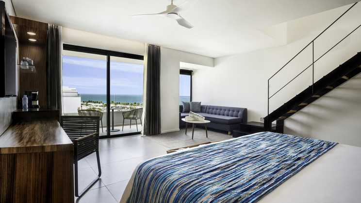 Majestic Elegance Costa Mujeres